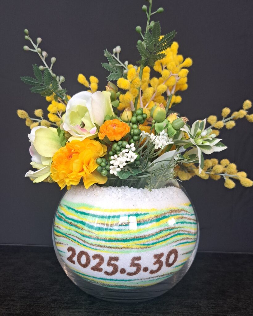 誕生日祝のグラスサンドアート
背面に誕生日